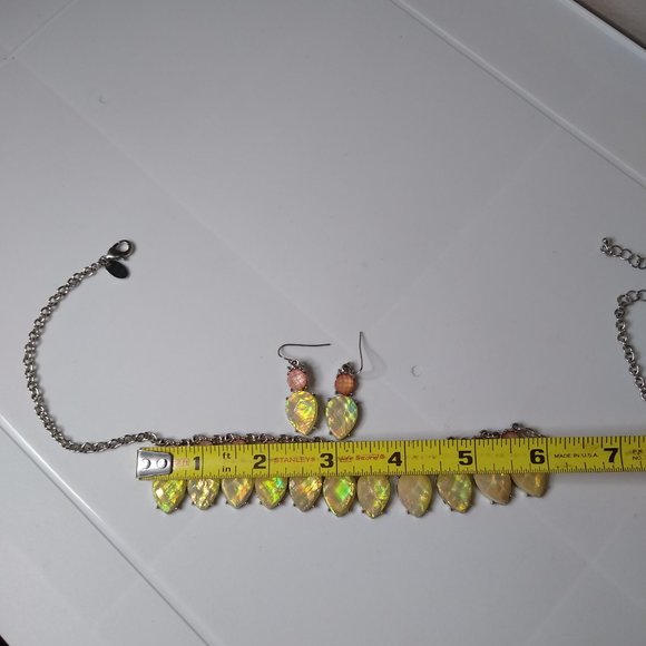 Vintage Charming Charlie Metal And Plastic Necklace And Earring Set - Picture 13 of 16